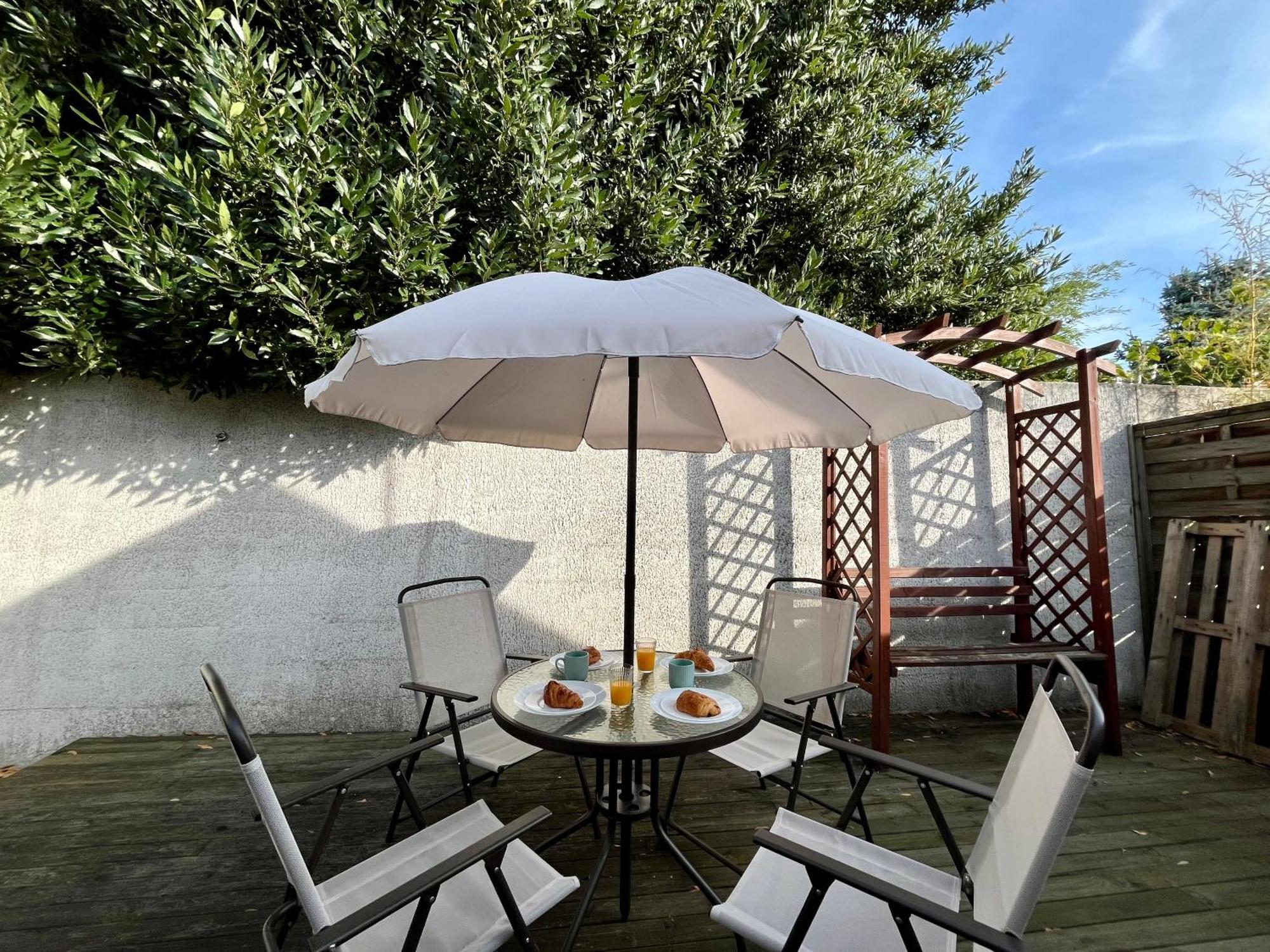 Apartment Garden Chic, Jo Paris 2024, Paris, Stade De France, Parc Des Expo, Asterix